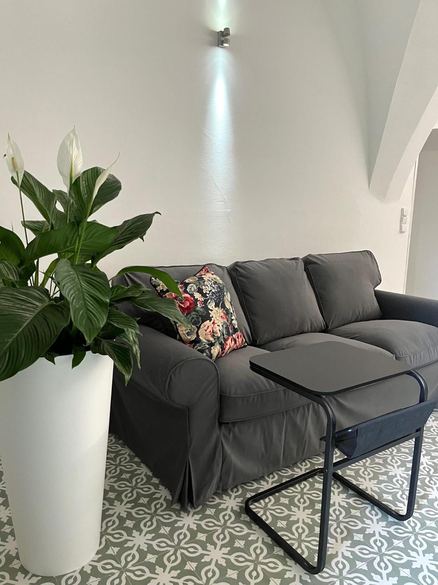 Palac Daun - Studio Apartments Зноймо Экстерьер фото