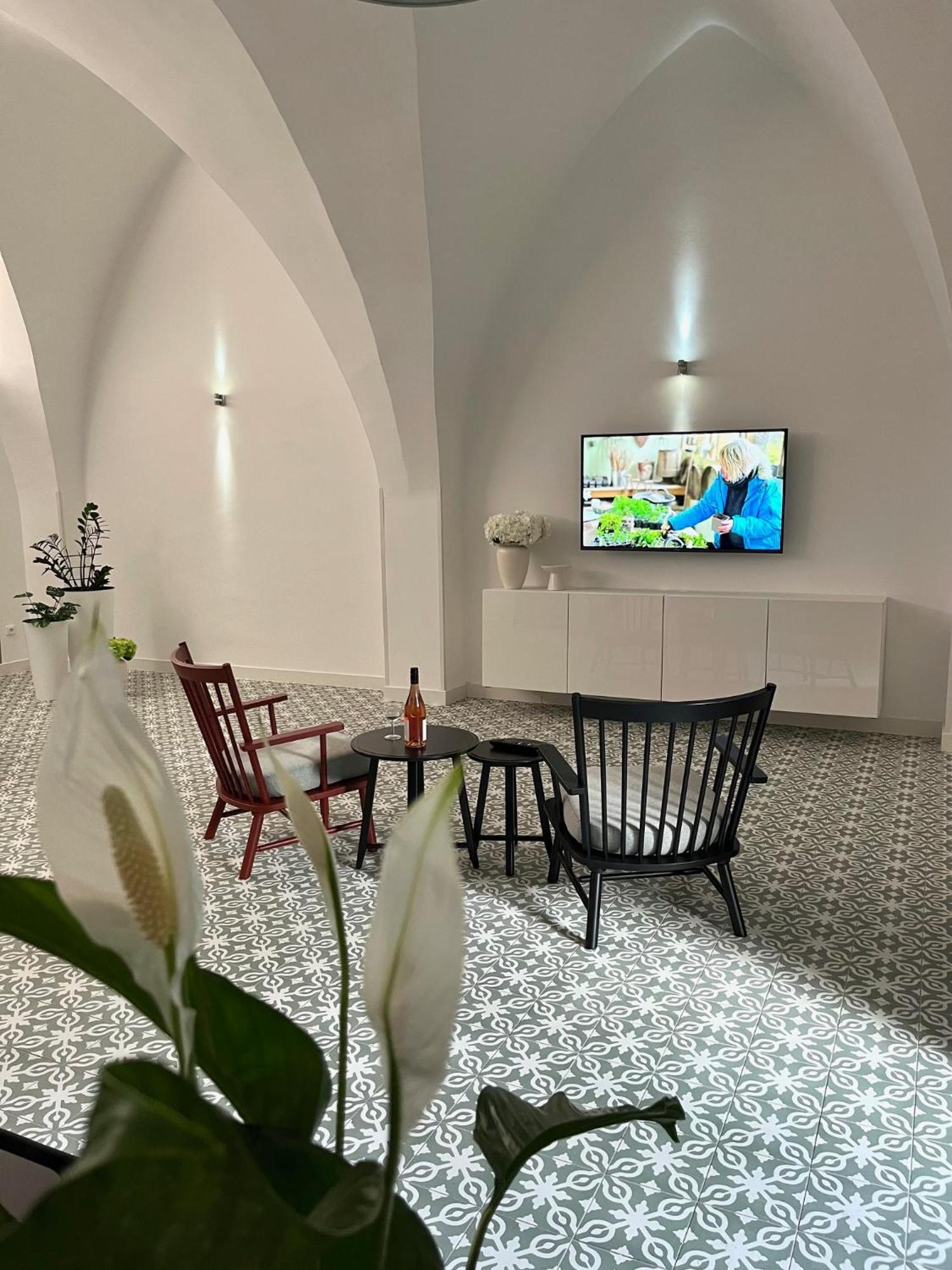 Palac Daun - Studio Apartments Зноймо Экстерьер фото