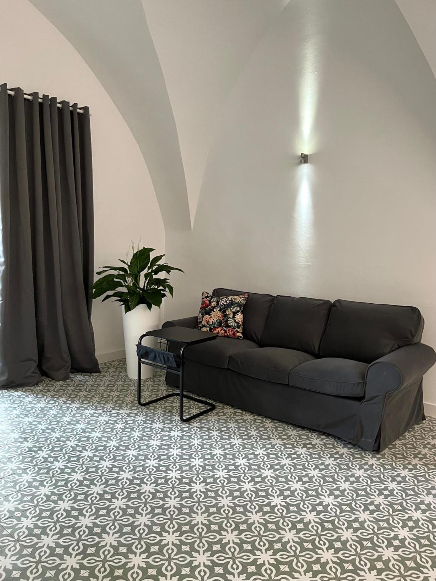 Palac Daun - Studio Apartments Зноймо Экстерьер фото