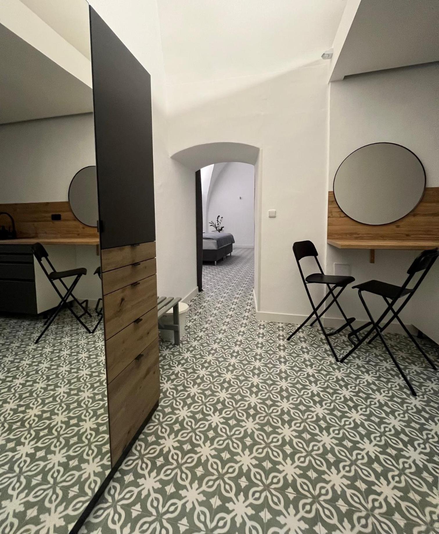 Palac Daun - Studio Apartments Зноймо Экстерьер фото